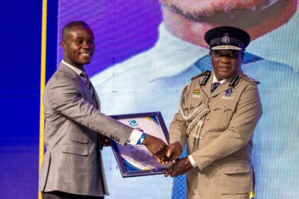 Led by Mrs. Odelia Ntiamoah Boampong, the management team on Monday morning presented a tabletop fridge and an undisclosed amount of money to Madugu in