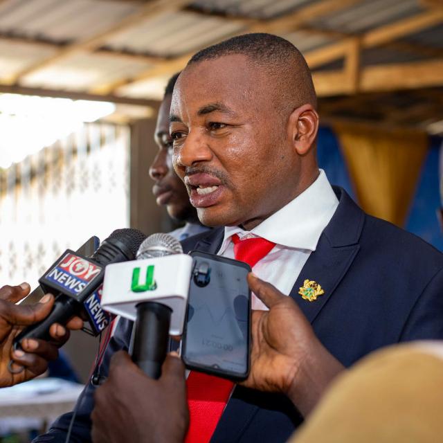 Gomoa East MP Briefs Nyanyano Chiefs on Award of Road Contract