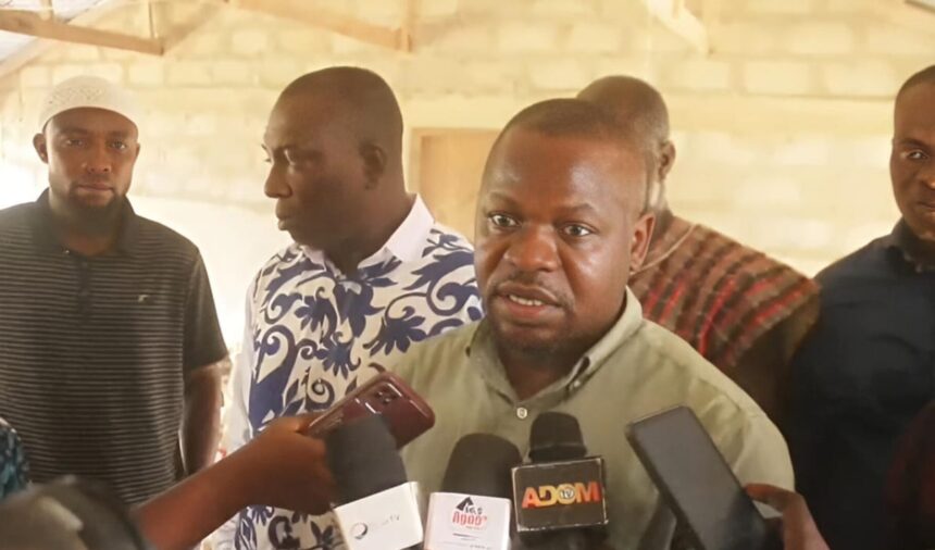 Kwahu West MCE Distributes 10,000 Nkoko Nketenkete Chicks to 200 Households