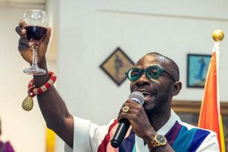Okyeame Kwame Pledges to Build Pediatric Emergency Unit at Manhyia Hospital